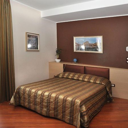 Dulcinea Hotel Múggia Екстериор снимка