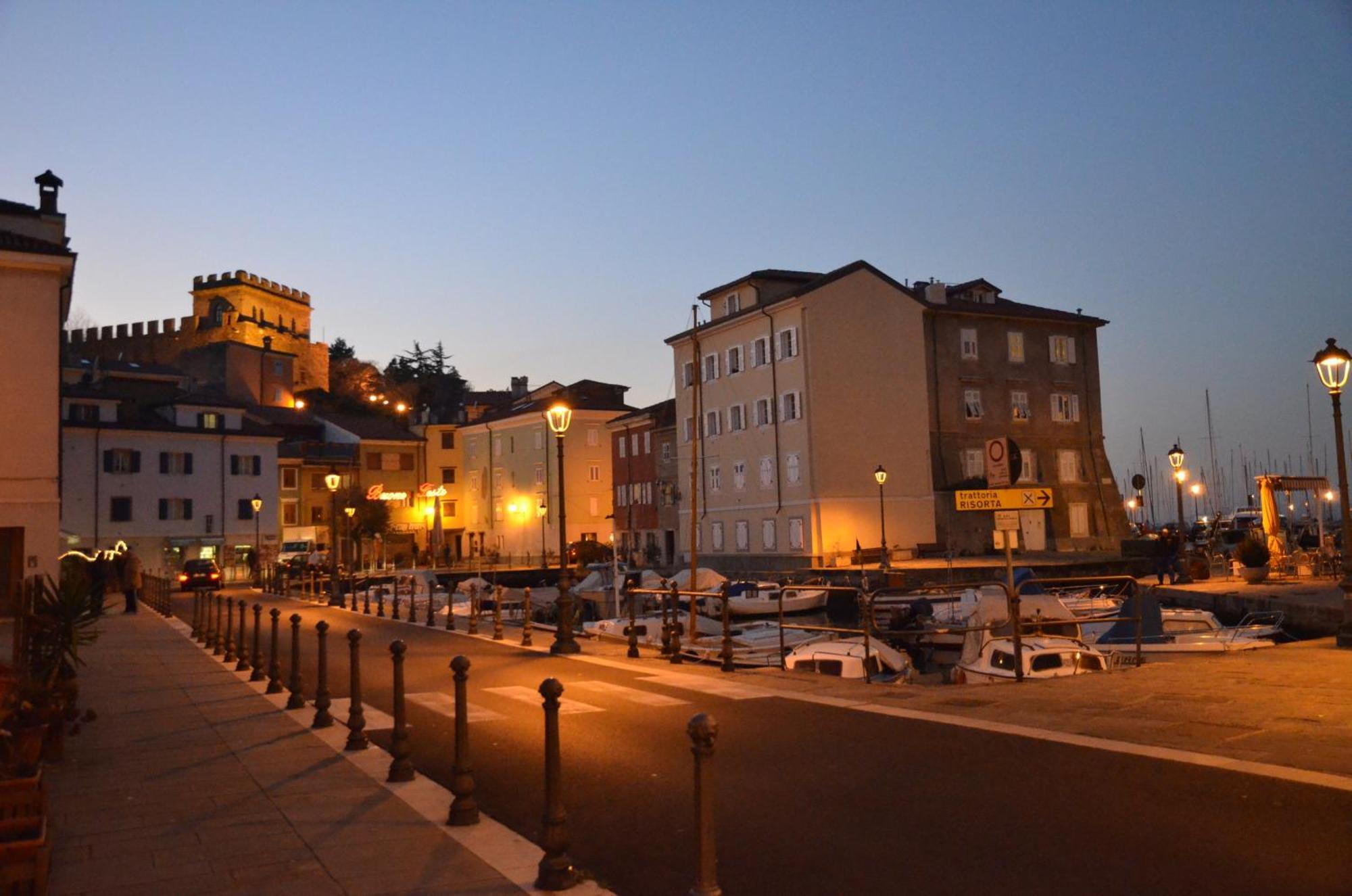 Dulcinea Hotel Múggia Екстериор снимка