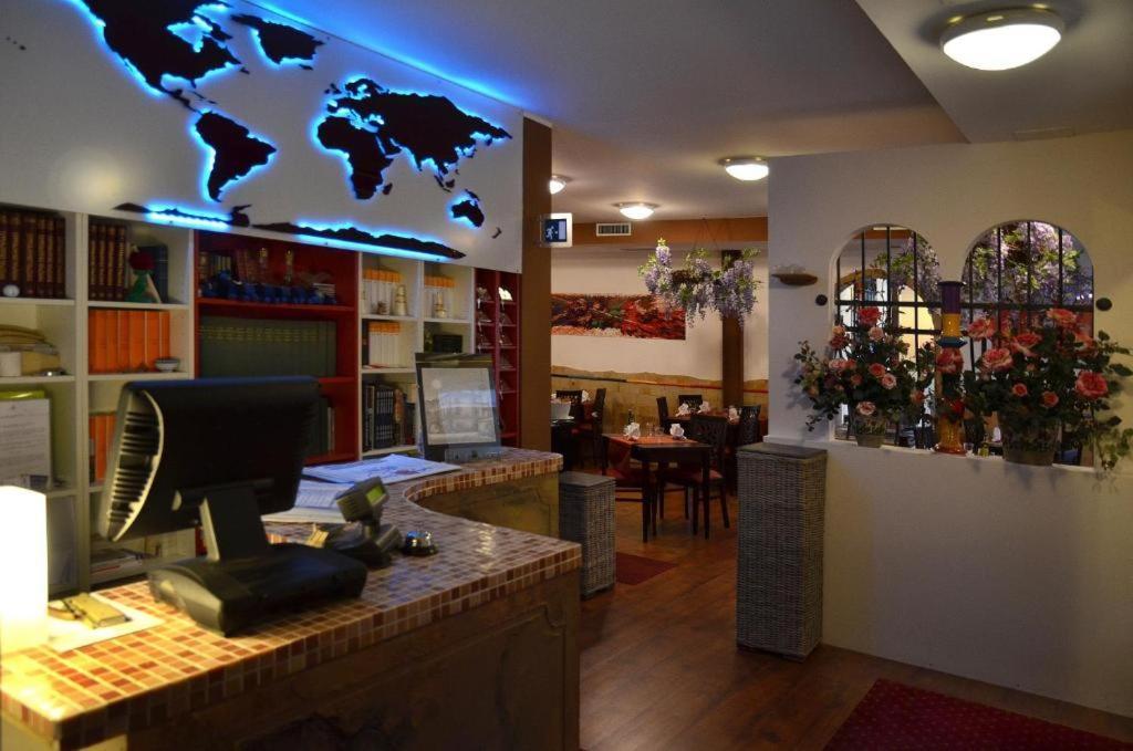 Dulcinea Hotel Múggia Екстериор снимка