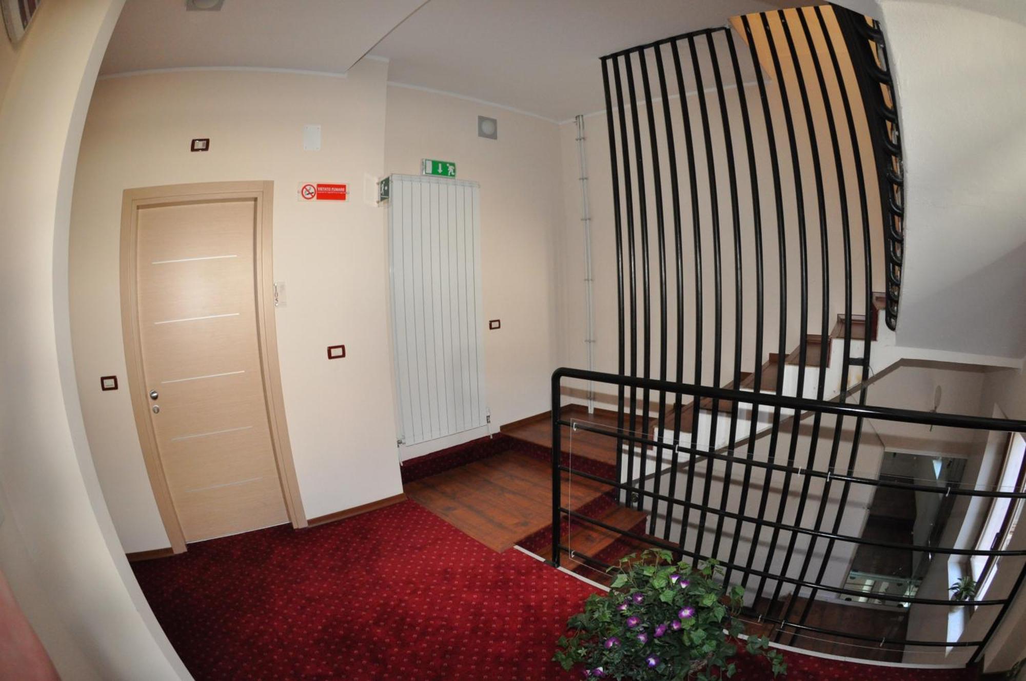 Dulcinea Hotel Múggia Екстериор снимка