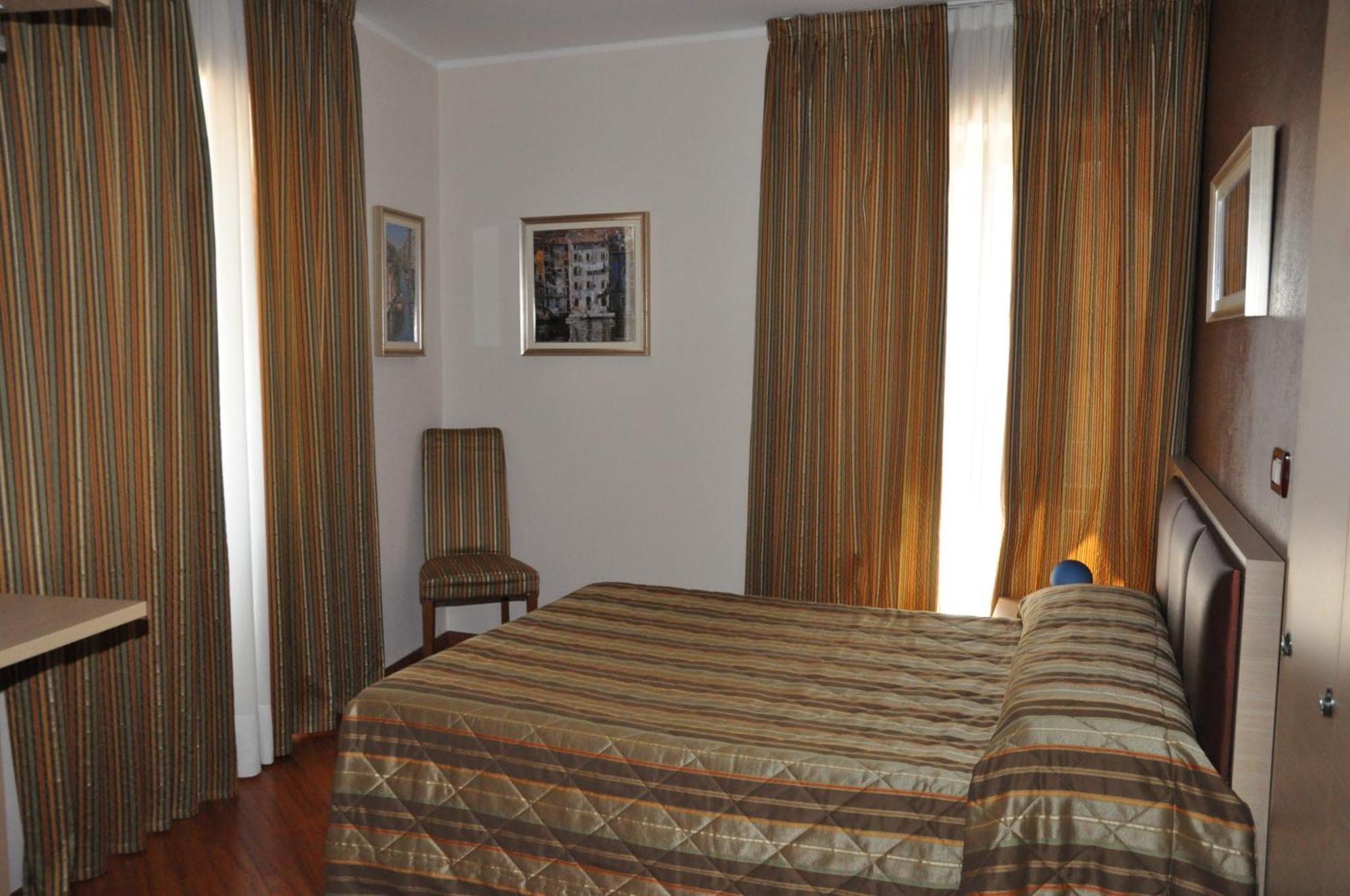 Dulcinea Hotel Múggia Екстериор снимка